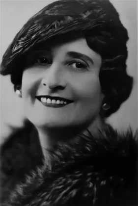Dora Clarke in London 1937. She was always a sharp dresser.