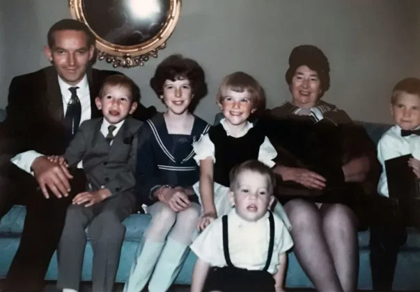 Ed with five of the six Winner children and Hilda Mary, Scottsbluff, Nebraska 1968. From left to right: Ed, Jim, Anne, Mary, Tom, Nana Staples, Bob. Paul was born two years later.