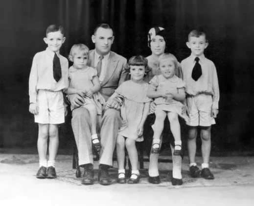 Ed, Joan, Sam, Margaret, Hilda Mary, Daphne, Pat, Hong Kong circa 1935.