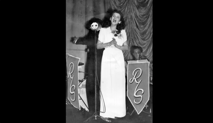 Margaret Staples singing Oh Danny Boy in 1947.
